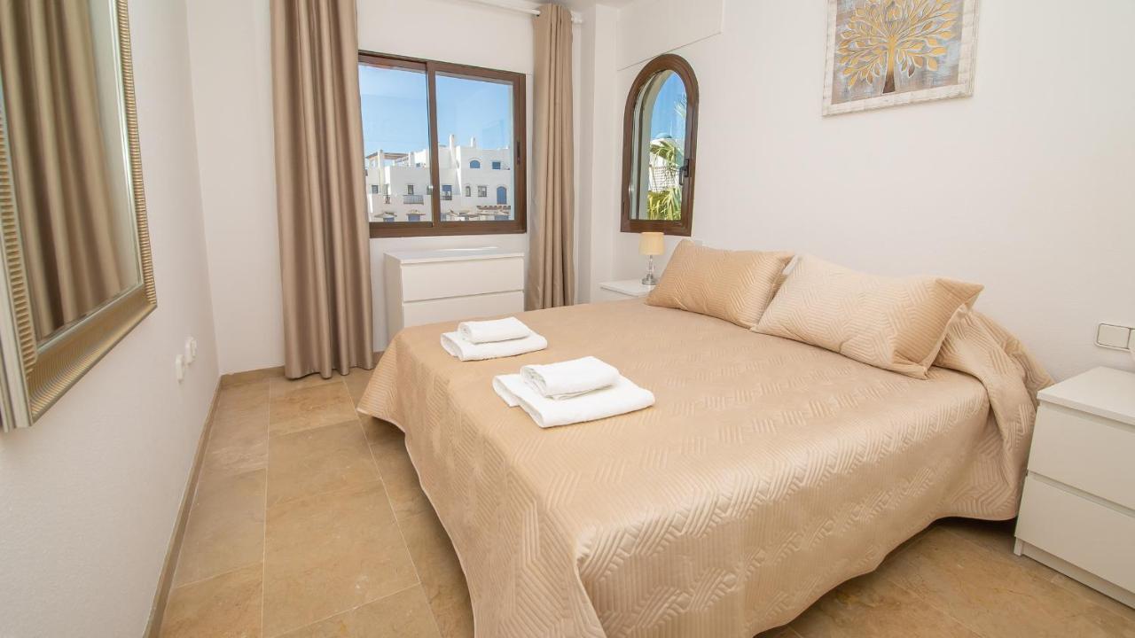 Lovely 2-Bed Apartment In Marina De La Duquesa Кастильо-де-Сабинильяс Экстерьер фото