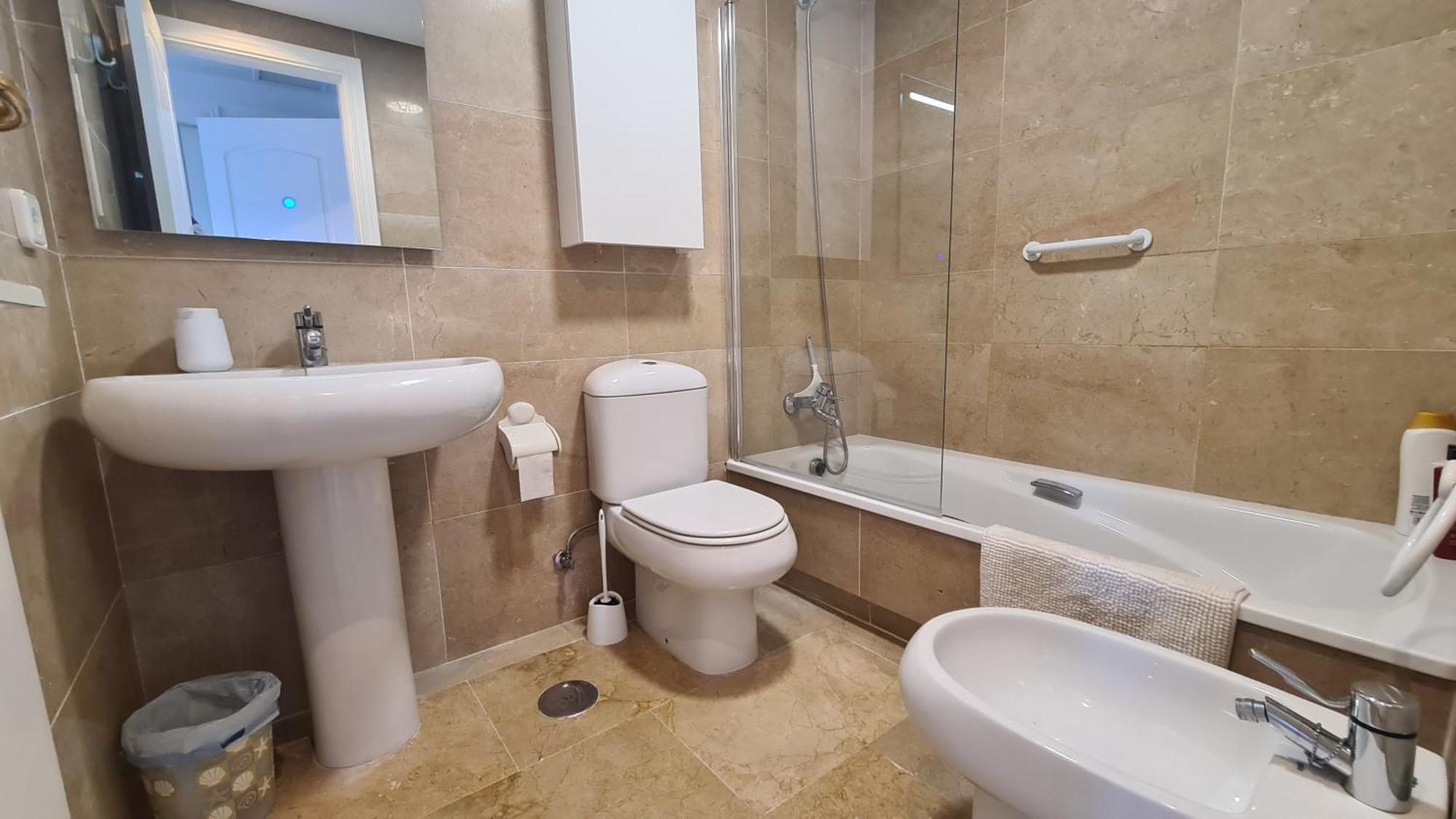 Lovely 2-Bed Apartment In Marina De La Duquesa Кастильо-де-Сабинильяс Экстерьер фото